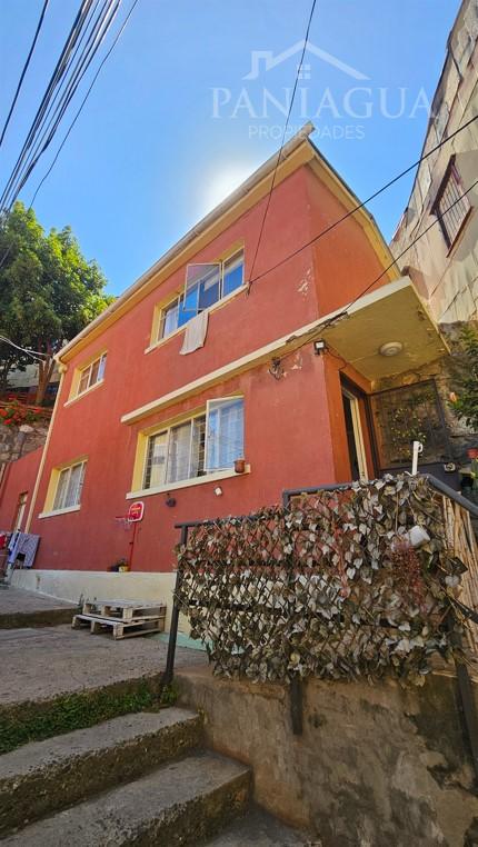 Vende casa céntrica en Valparaiso